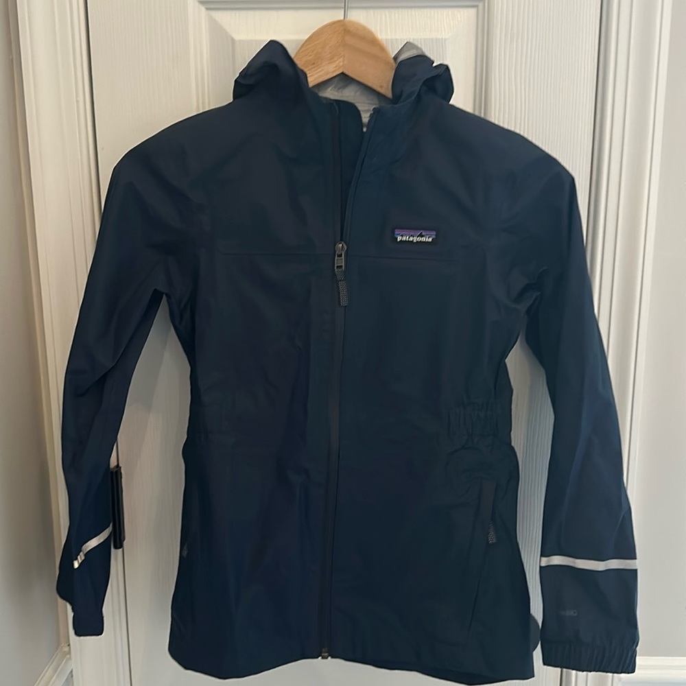 Kids Patagonia rain shell jacket